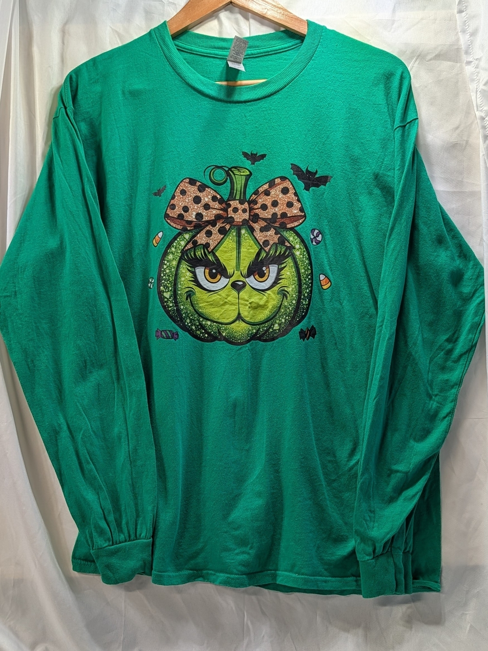 Ladies Gildan Green Grinch Pumpkin w/Halloween Graphic Long Sleeve Shirt Size L